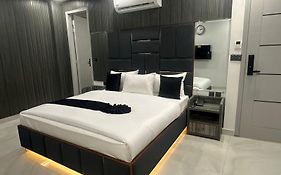 Gold Pine Hotel Mall Road